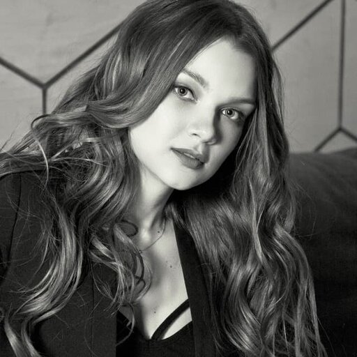 Анна Посконова